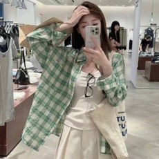 女款風格反摺綠色格紋休閒襯衫 EO016