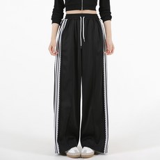 韓國 UMM 女款側邊蕾絲寬版運動訓練褲