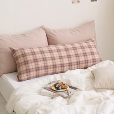 FORHOME 手工製可頌鬆餅刷毛格紋方形長抱枕套 (不含枕芯), 草莓可頌鬆餅