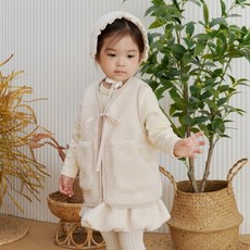 BEBENINE 毛絨荷葉邊背心