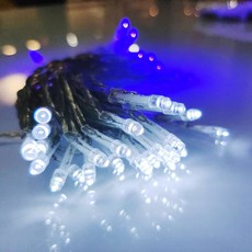 摩達客 聖誕燈樹燈露營燈 50燈LED燈串 USB + 電池盒兩用充電, 藍白光, 1件