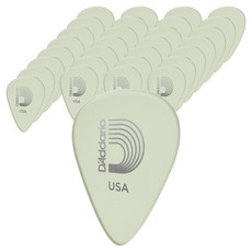 D'Addario 古典賽璐珞標準吉他彈片 1CCG2 393109, 1個