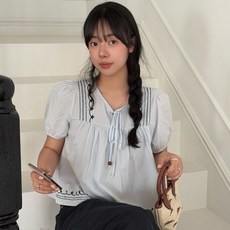 쥬시쥬디 에스닉 자수 퍼프 블라우스 J1BL329D