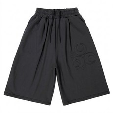 DAUSPICE DUC 刺繡百慕達運動短褲