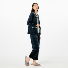 JAJU (JAJU) 女款輕量水貂絨V領睡衣上下套裝