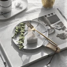 Louis&Topfel大理石紋圓形木柄早午餐盤, 白色的, 1個