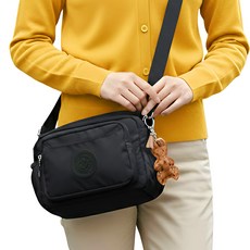 MISS BAEK 女用 Meolda 休閒輕量防水斜揹包 + 鑰匙圈組, 黑色(斜背包), 隨機出貨(鑰匙圈)