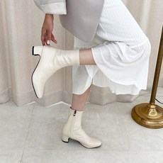 SHOE. CARPE 緊密貼合彈力皮革踝靴 5cm