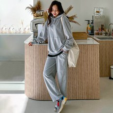 Tomatofactory 女性運動連帽上衣 + 長褲套裝