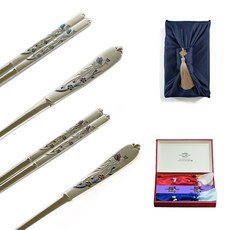 Table Art 韓國製鳳凰鈦金夫妻匙筷組, 1套, 匙筷2副 + 筷架2入 + 綢緞袋2款 + 包袱巾隨機出貨 + 吊飾隨機出貨