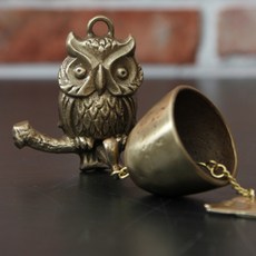 Kuching island. 金色貓頭鷹風鈴, 單一顏色