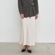 에이비플러스 여성용 새틴 플레어 롱 스커트 LSZ3MS33