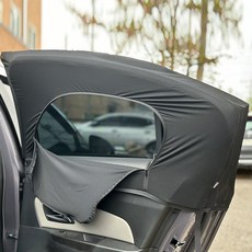 Fine Goods 拉鍊式車用防蚊遮陽網 2.0 後車窗款, 黑色