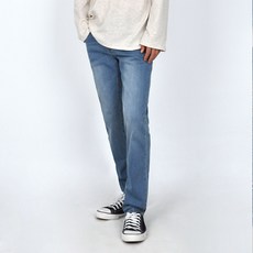 GUYSTORY 男款水洗直筒牛仔褲