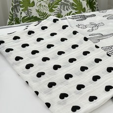 Spazio L Baby 雙層紗布毯, 黑色愛心