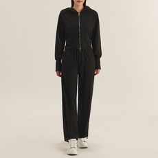 Elsso 女款連帽拉鍊外套 + 寬版束口褲套裝