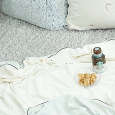 Snoozz 麻糬麻糬貂絨超細纖維毯