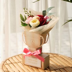 Aspasia榮耀康乃馨倒金獎杯花束+證書卡+4張留言卡, 紅色