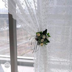 星花刺繡穿桿式蕾絲窗簾, 白色