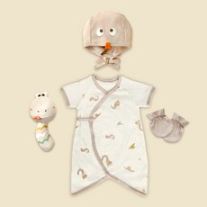 ikii 柔軟純棉蕾絲新生兒包屁衣 + 蛇形搖鈴娃娃短袖套裝