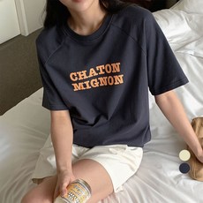 afinar 女款圖案字母印花拉克蘭袖短袖大學T