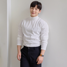 HCOOLNAM 男士寬肩效果肌肉版型長袖半高領T恤