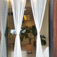 Keoteungeurigo 開衩式蕾絲遮擋簾, 銀河