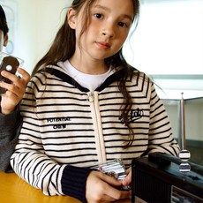 A.Toi 女童款Abequetua水手針織拉鍊外套