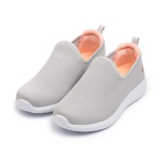 !!!超輕!!! Slip-On 球上穿著舒適 輕便透氣 Slip-on 無需肩帶即可輕鬆穿脫我們推薦小一碼*