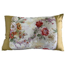 J&N 香妮 仿絲接片抱枕 Set 2 表布 50%丙綸 50%絲絮 靠墊材質 100%聚酯纖維, 紅金色