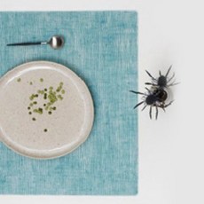 modern-twist 放置亞麻墊, 海形藍, 35.5 x 40.5 厘米