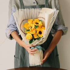 ASPASIA 人造花束, 黃色