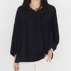 모이르벨라 리엔 브이넥 셔링 블라우스