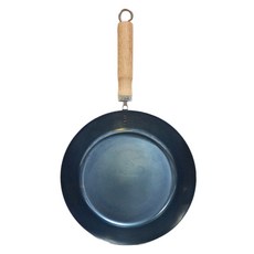 京都活具 木柄平底鐵鍋 28cm 700度C高溫熱處理 鍋身不易生鏽, 1個