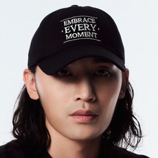 Oplein 基本款時尚 Logo 棒球帽 O35I008