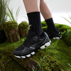 Blue Mountain 男士舒適 Roche 錶盤步行跑鞋