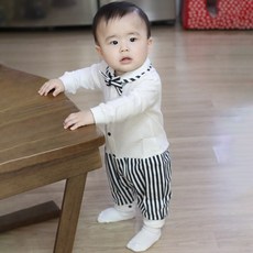 I am bebe 男童西裝長袖連身衣