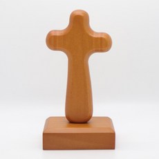 Gaon 祈禱手握十字架, 胡桃木