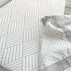 Geulrangaen 菱格條夏季涼感保潔墊, 白色