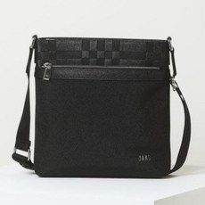 DAKS 男士 Airsmith Gigahold 高密度材質斜揹包 DBBA5E679BK, 黑色