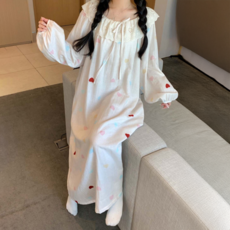 Twoistar 女款蕾絲領寬鬆版型連身睡衣