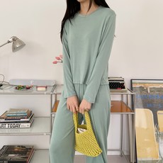女款素色長袖居家T恤+長褲套裝
