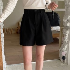 afinar 女款蜜桃絨壓褶五分短褲