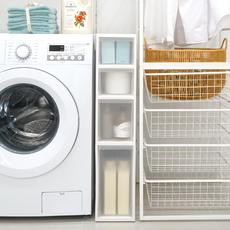 코멧 모던한 틈새 서랍장 4단, 화이트(몸체) + 반투명(서랍), 4개