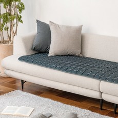 The Zari 絎縫沙發墊