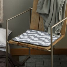 LIV MOM 圖案印花涼感墊, 基本