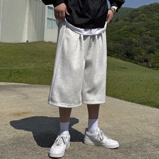 Mecita 男士寬版單褶百慕達棉質短褲