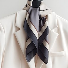 Vavisoo 嬌小素描簡約方形圍巾