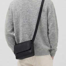 ADDEDIT Marc 迷你斜揹包, 黑色