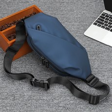 Elsso Oblique 輕便單肩郵差包, 海軍藍